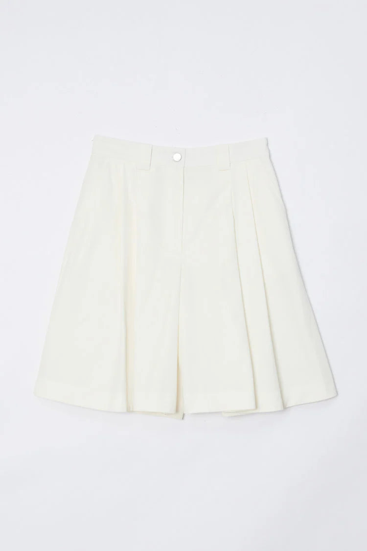 Two Toned Wide Pleated Shorts - Tofu